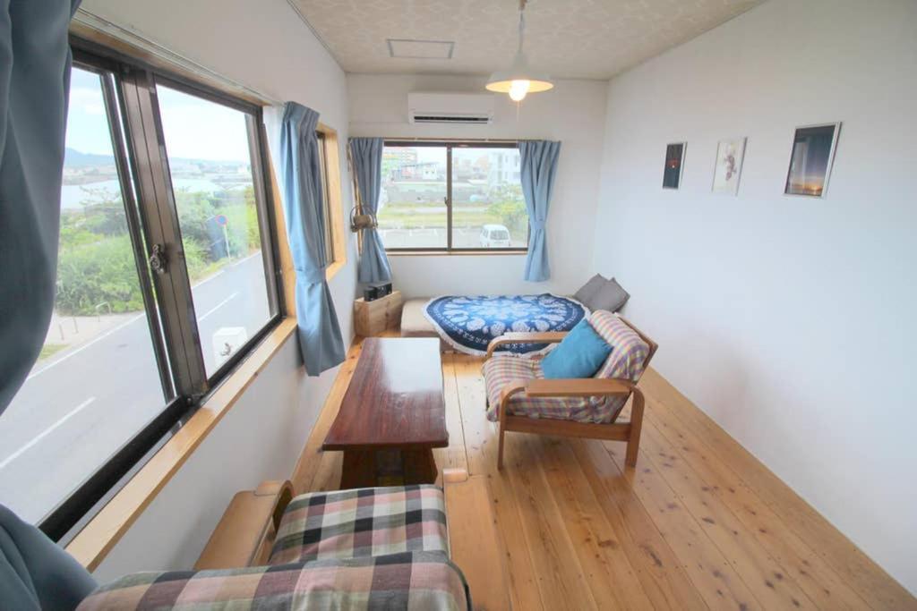 Beach Side Hotel Yamoriyanonikai Nago Buitenkant foto
